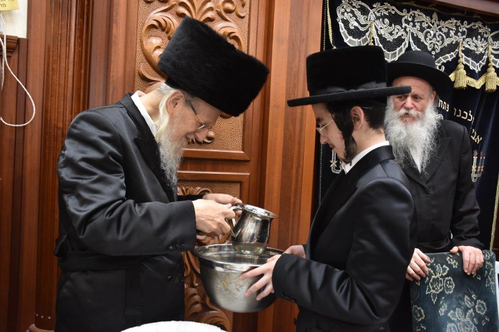 באוז'רוב חגגו בר מצווה לנכדו של האדמו"ר