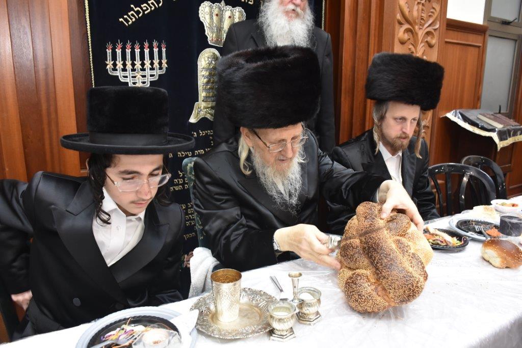 באוז'רוב חגגו בר מצווה לנכדו של האדמו"ר