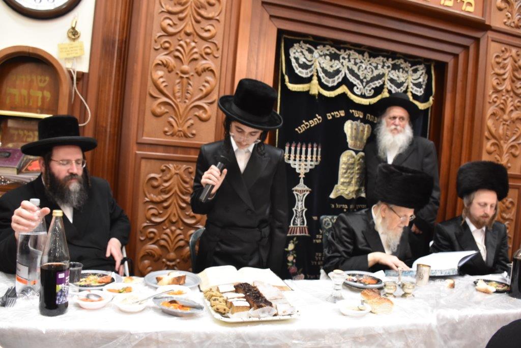 באוז'רוב חגגו בר מצווה לנכדו של האדמו"ר