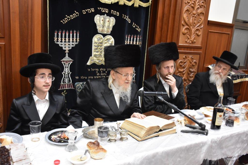 באוז'רוב חגגו בר מצווה לנכדו של האדמו"ר