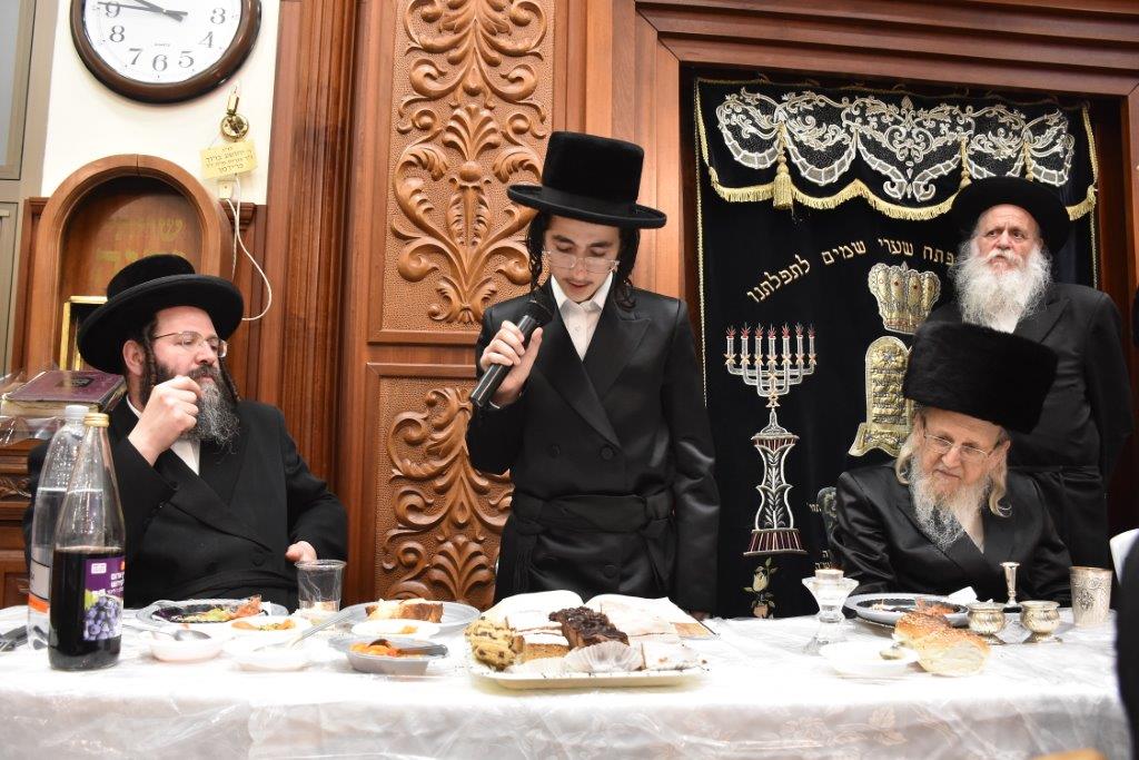 באוז'רוב חגגו בר מצווה לנכדו של האדמו"ר