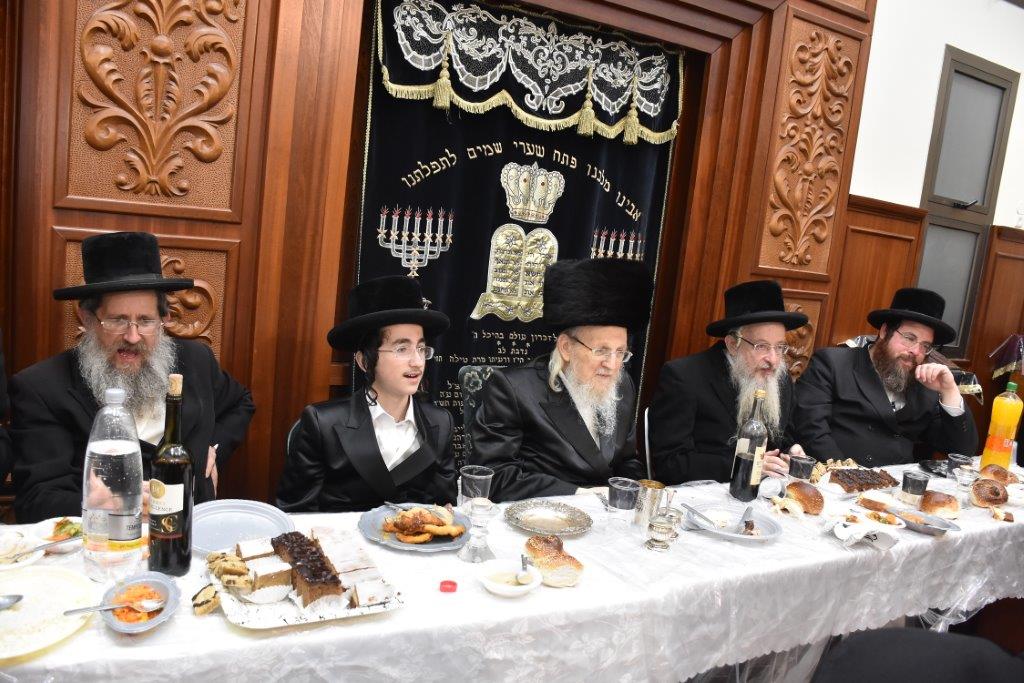 באוז'רוב חגגו בר מצווה לנכדו של האדמו"ר