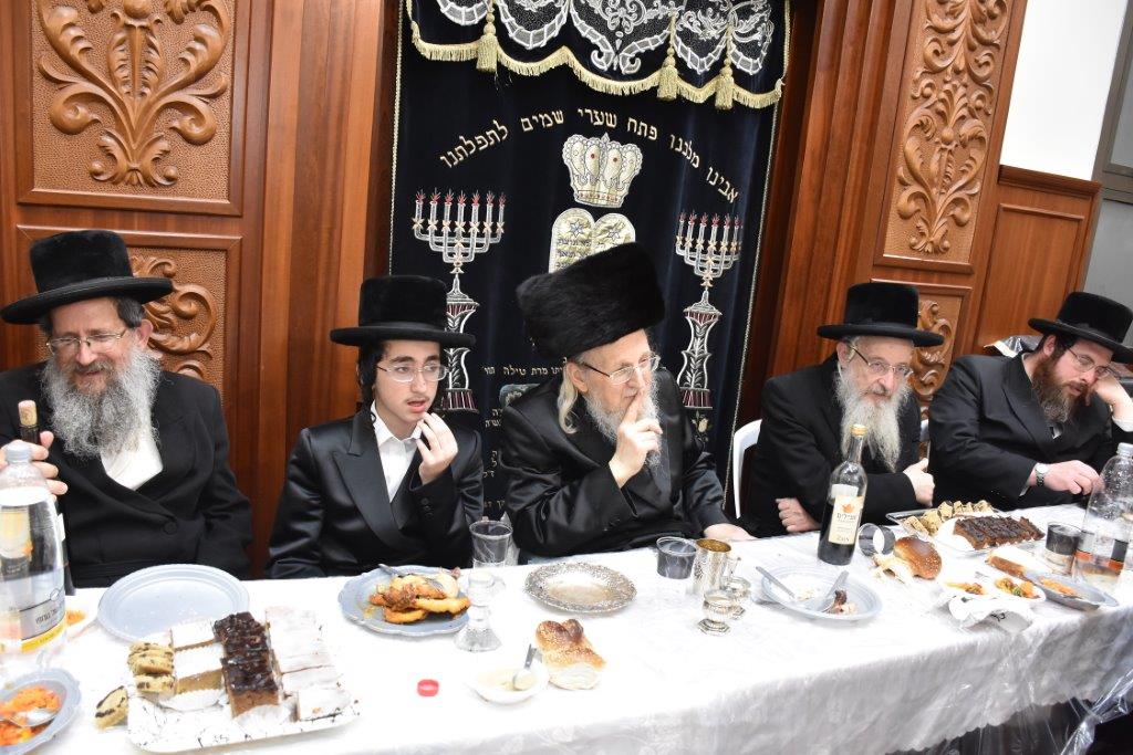 באוז'רוב חגגו בר מצווה לנכדו של האדמו"ר