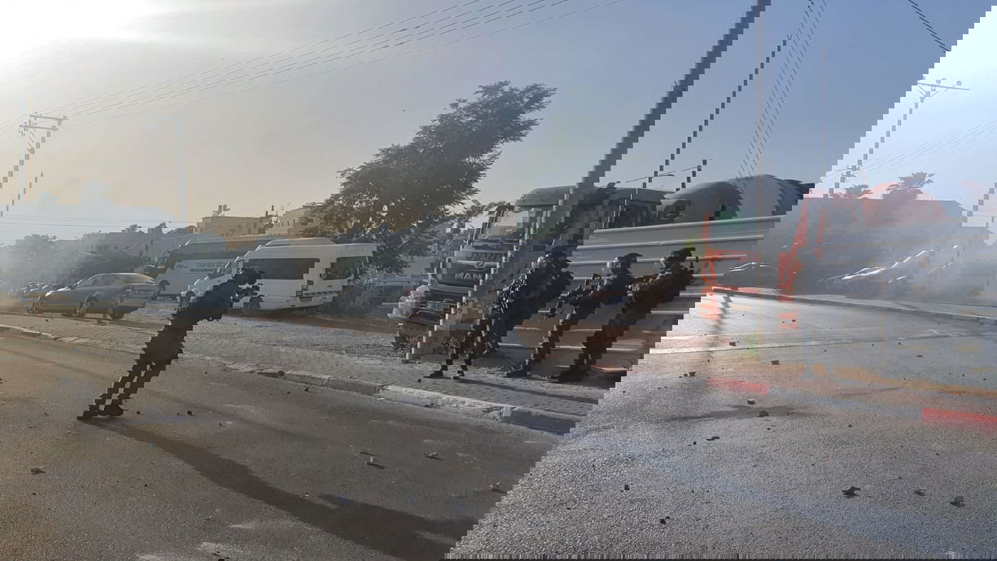 עימותים בהלוויה בלוד: שני שוטרים נפצעו, ניידת הוצתה