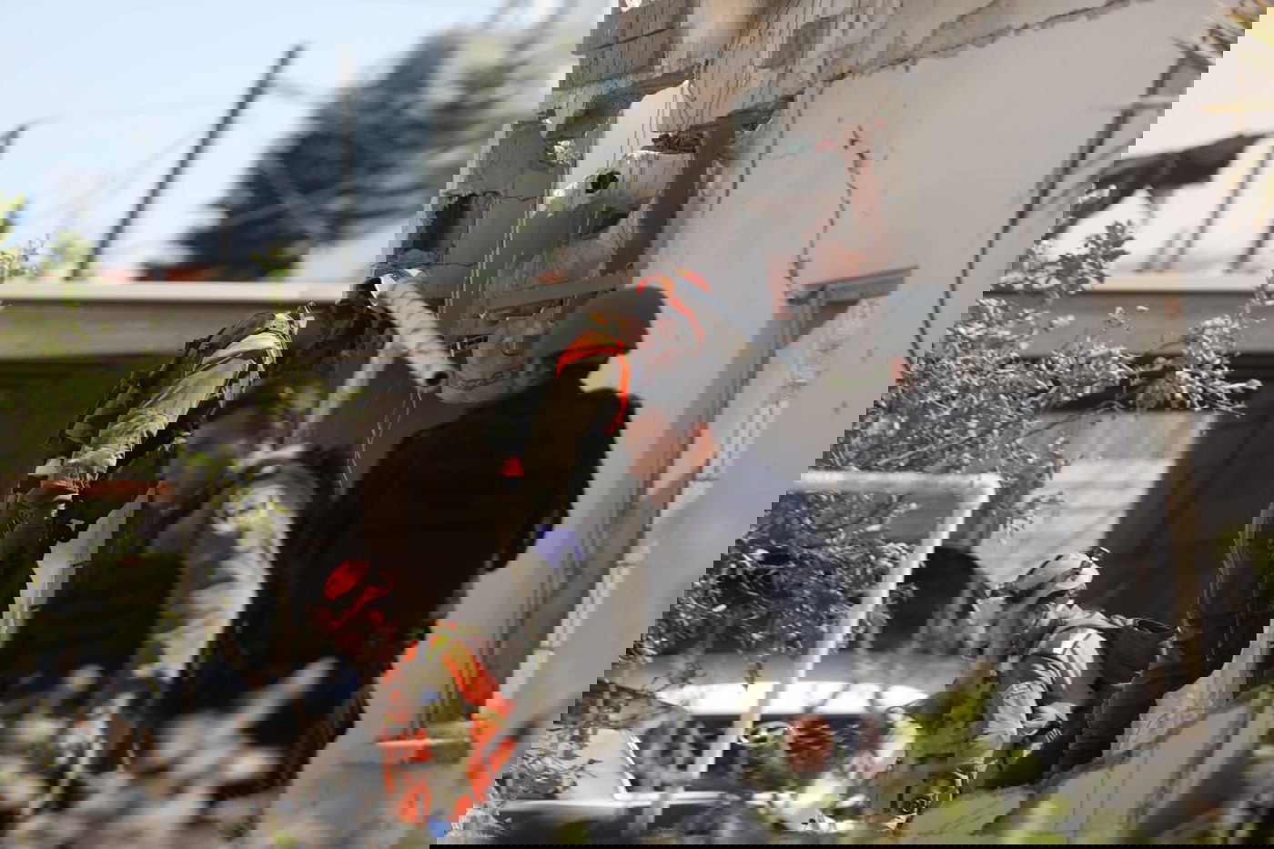 שני אזרחים נהרגו; מטח הטילים גבר על מערכת כיפת ברזל