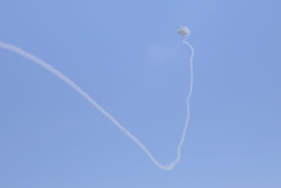 שני אזרחים נהרגו; מטח הטילים גבר על מערכת כיפת ברזל