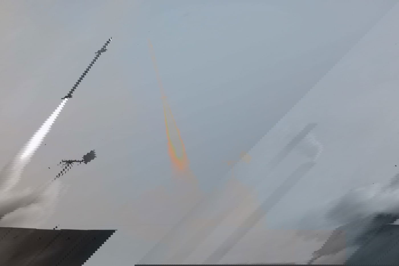 בעדשה של חיים גולדברג: כיפת ברזל וירי הפגזים