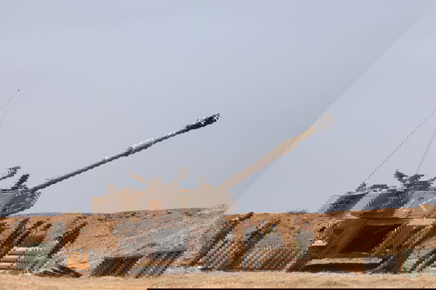 בעדשה של חיים גולדברג: כיפת ברזל וירי הפגזים