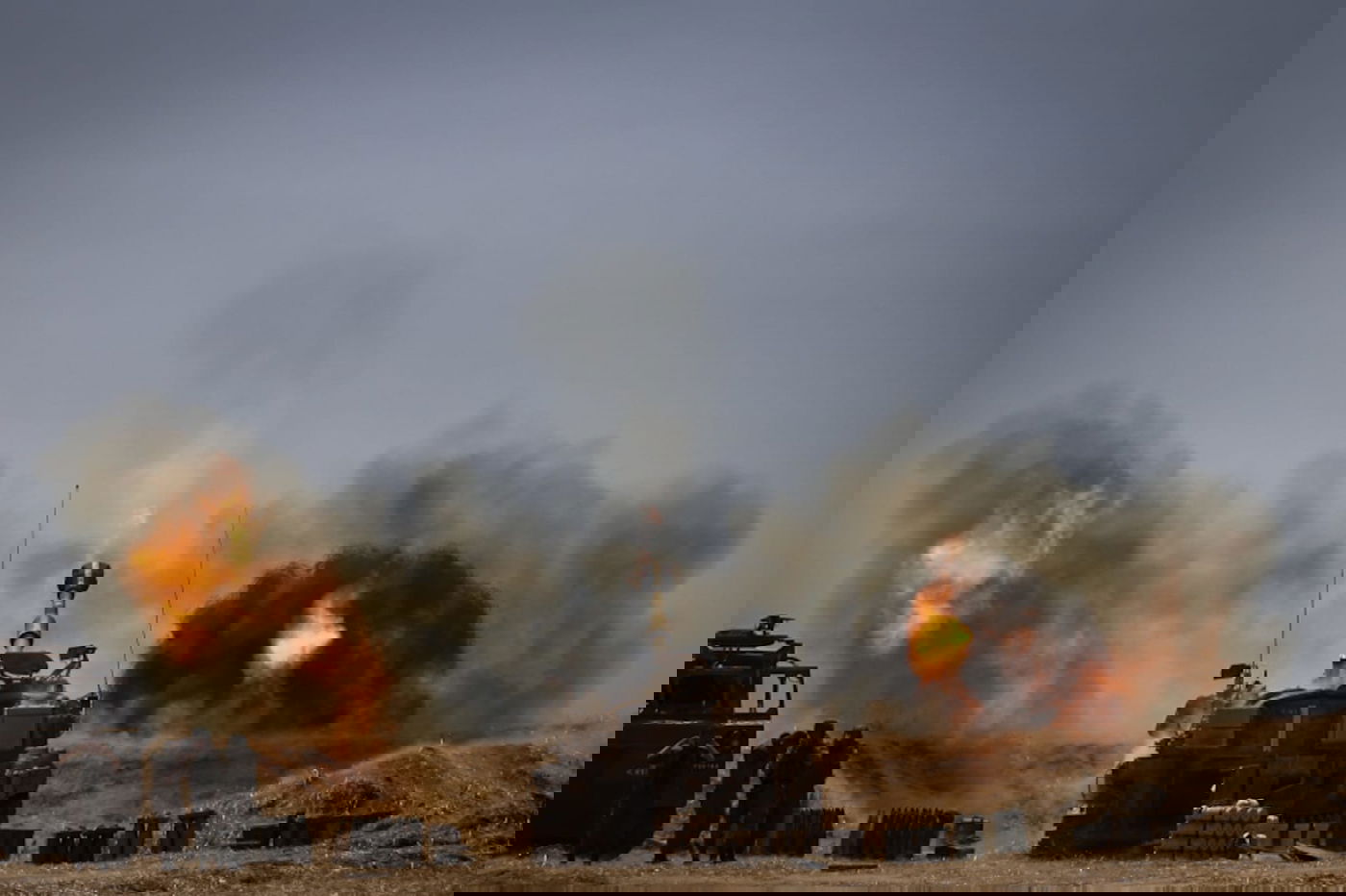 בעדשה של חיים גולדברג: כיפת ברזל וירי הפגזים