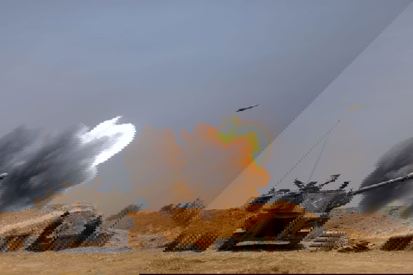 בעדשה של חיים גולדברג: כיפת ברזל וירי הפגזים