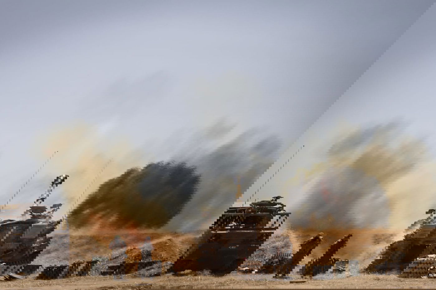 בעדשה של חיים גולדברג: כיפת ברזל וירי הפגזים