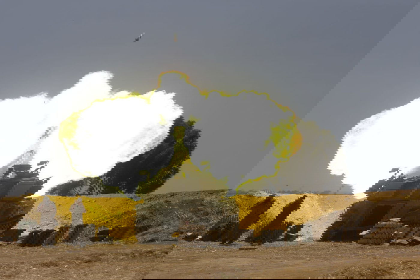 בעדשה של חיים גולדברג: כיפת ברזל וירי הפגזים