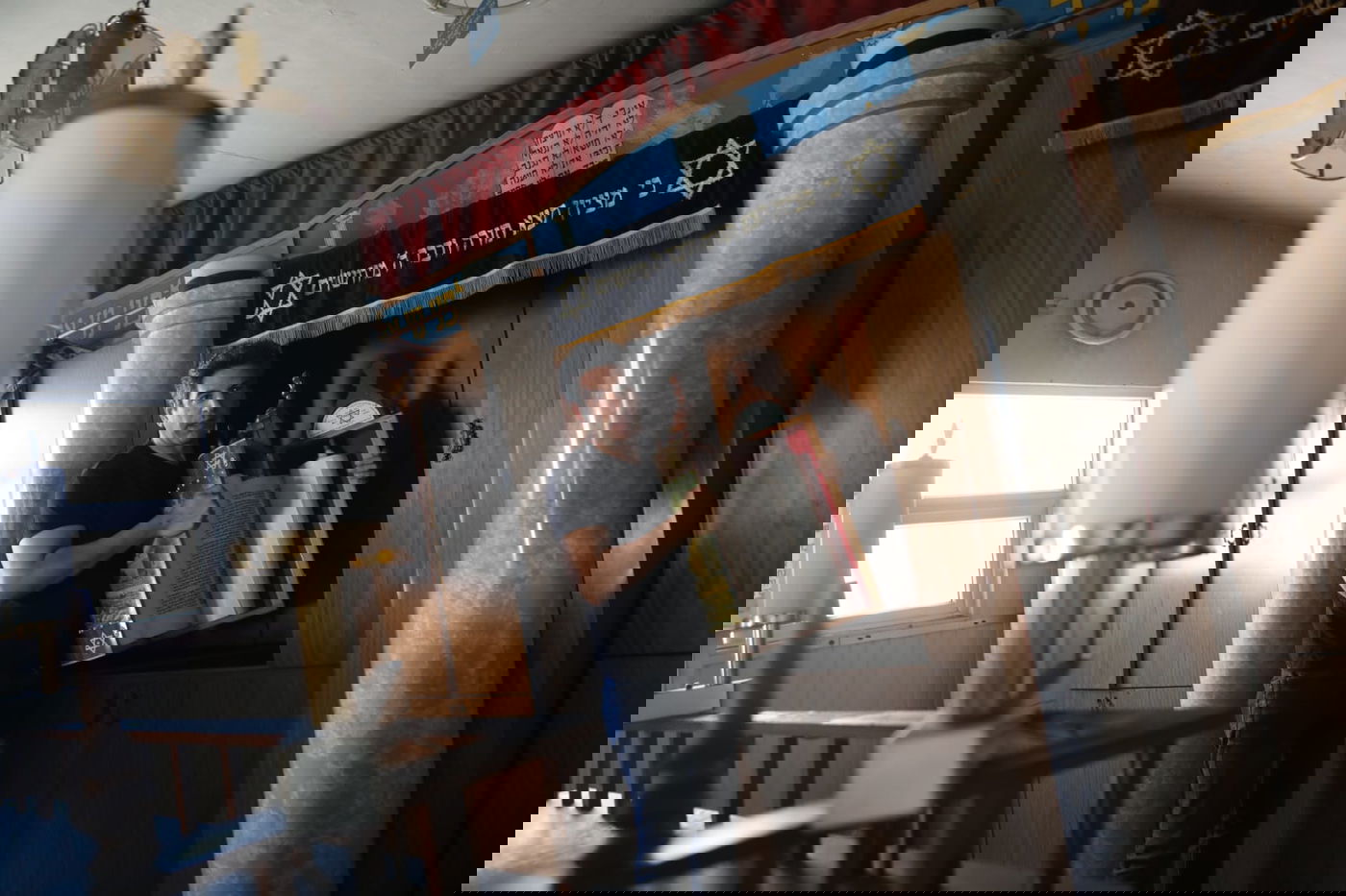 בית הכנסת נשרף וניזוק; ספרי התורה ניצלו