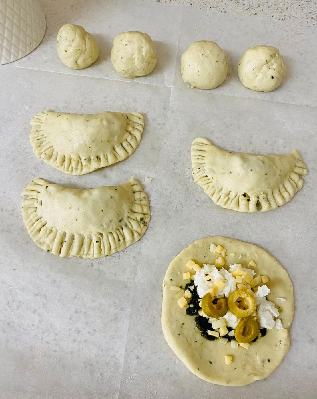 מתכון לבורקיטס פריכים וטעימים שאפשר למלא במה שרוצים