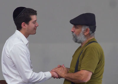 צפו: בני אדם מרגישים- הכל בשביל התורה