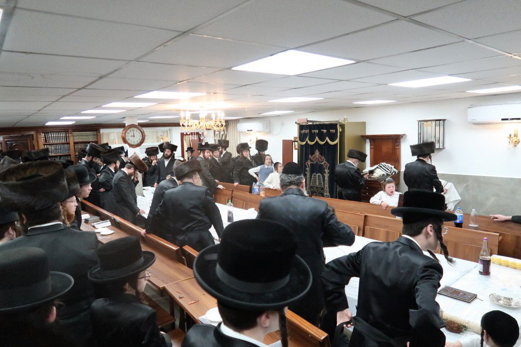 צפו: האדמו"ר מזוועהיל שבת בביתר עילית