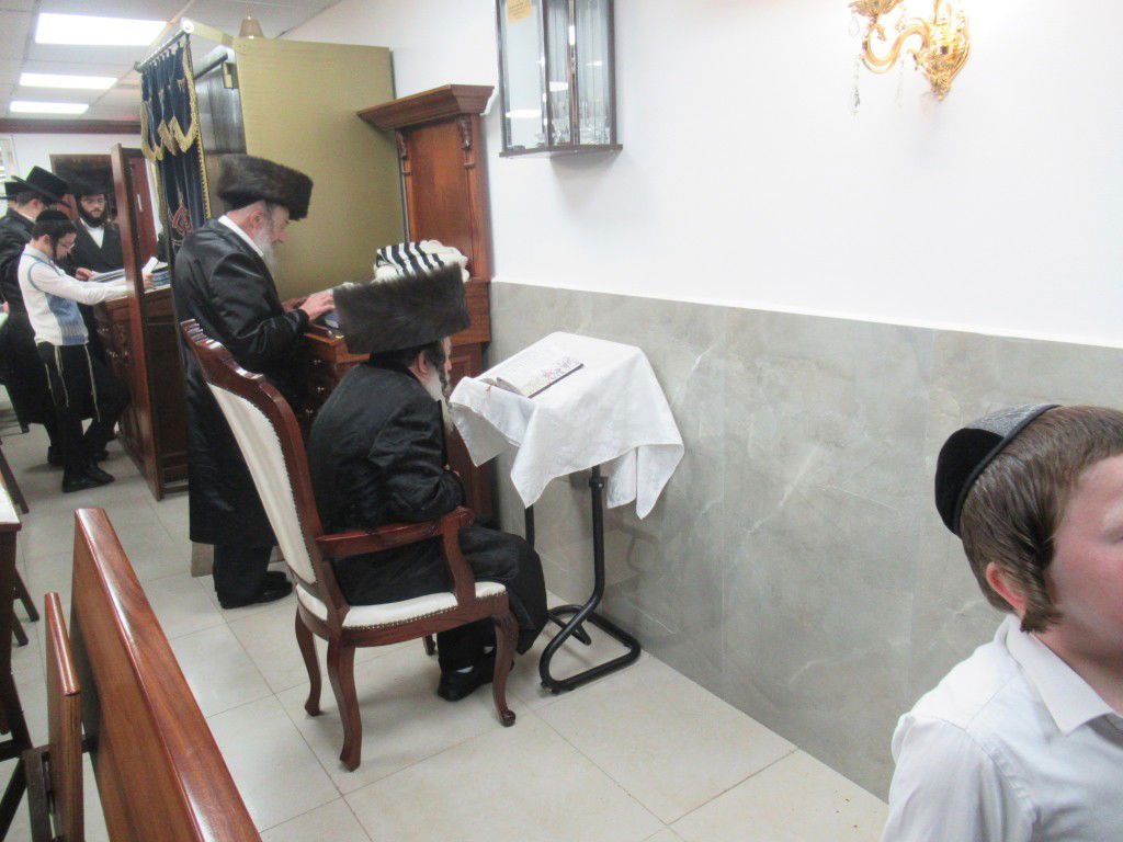 צפו: האדמו"ר מזוועהיל שבת בביתר עילית