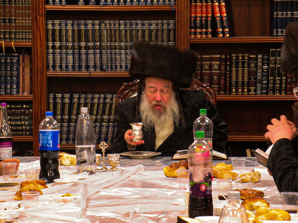 צפו: האדמו"ר מזוועהיל שבת בביתר עילית