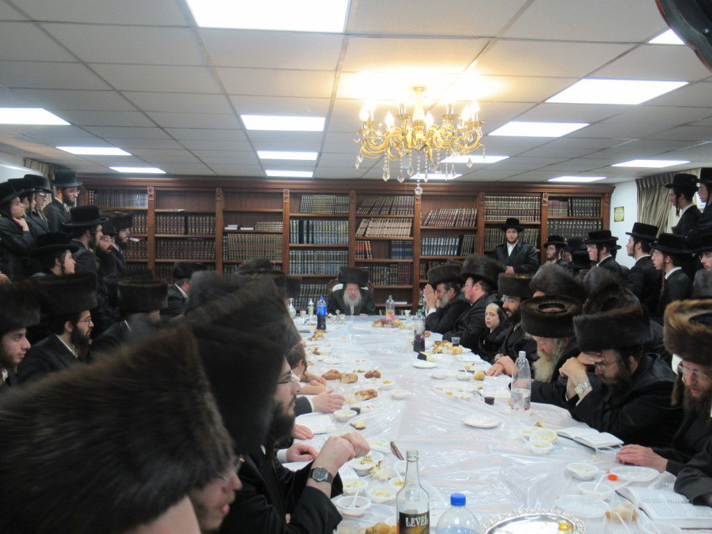 צפו: האדמו"ר מזוועהיל שבת בביתר עילית