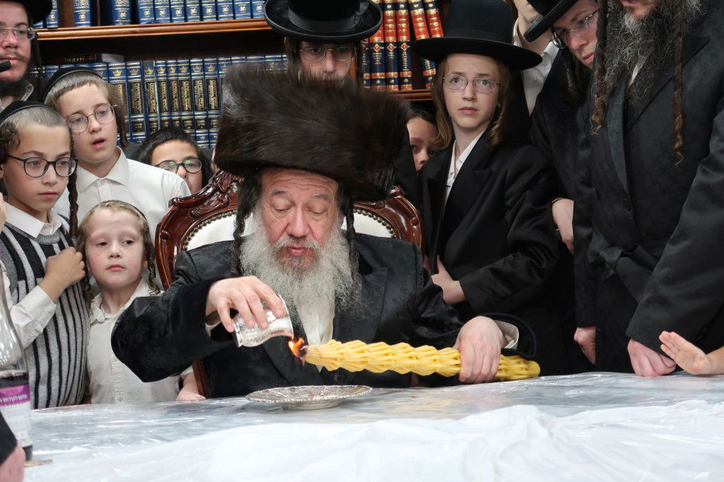 צפו: האדמו"ר מזוועהיל שבת בביתר עילית