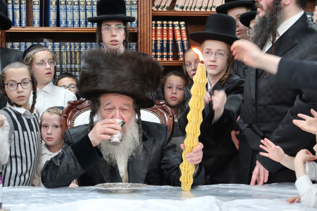 צפו: האדמו"ר מזוועהיל שבת בביתר עילית