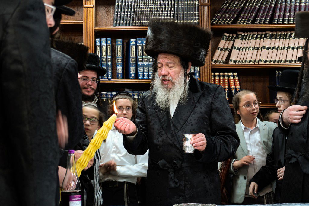 צפו: האדמו"ר מזוועהיל שבת בביתר עילית