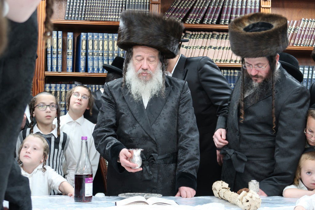 צפו: האדמו"ר מזוועהיל שבת בביתר עילית