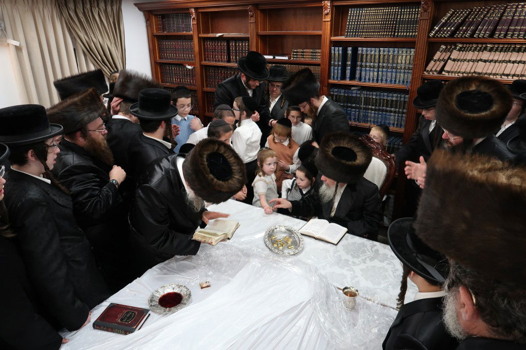 צפו: האדמו"ר מזוועהיל שבת בביתר עילית