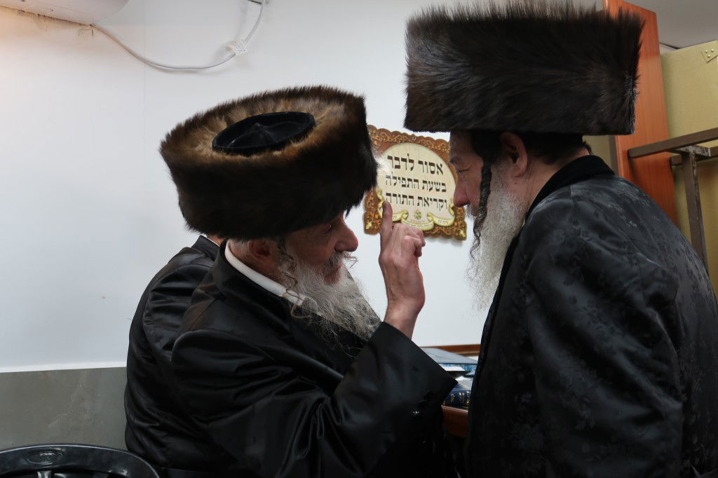 צפו: האדמו"ר מזוועהיל שבת בביתר עילית