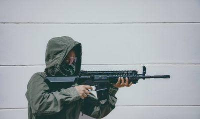 הרכב שנפגע מהירי