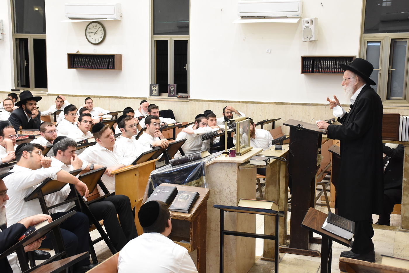 הגר"ש גלאי: "הקב"ה מעורר אותנו כמו 'שעון מעורר'"