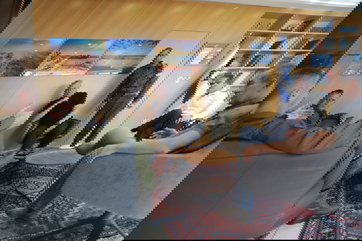 שר הביטחון גנץ בהתייעצות הביטחונית