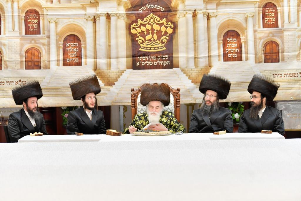 בויז'ניץ נעלו את החג בשילוב שמחת ה'פארשפיל' לנכד הרבי