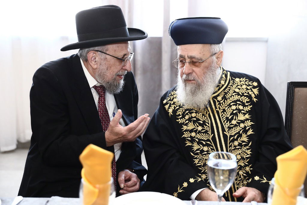 תיעוד: שמחת הברית לנכד הראשון לציון הגר"י יוסף