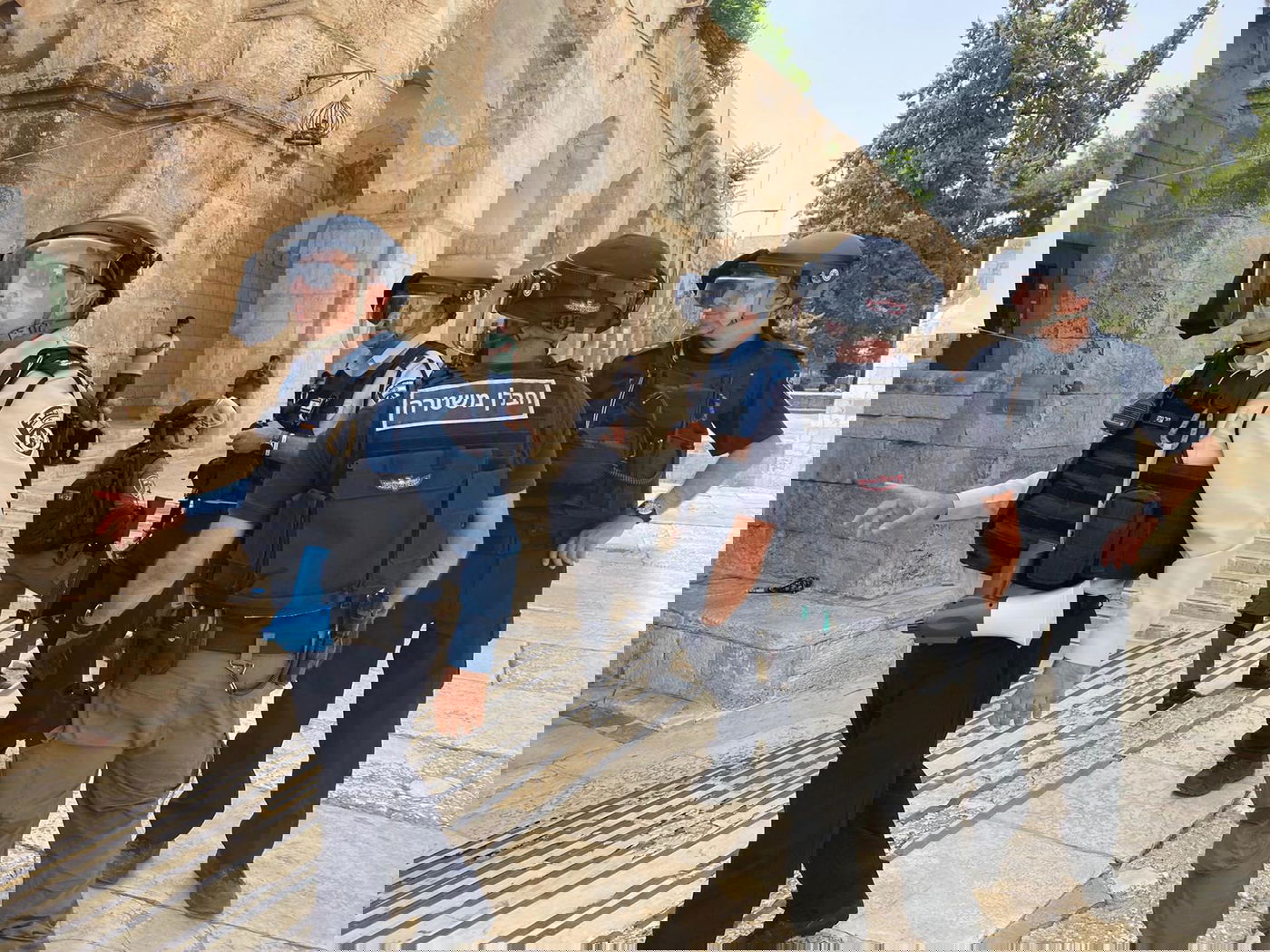 עימותים, אבנים ובקבוקי תבערה בהר הבית; צפו