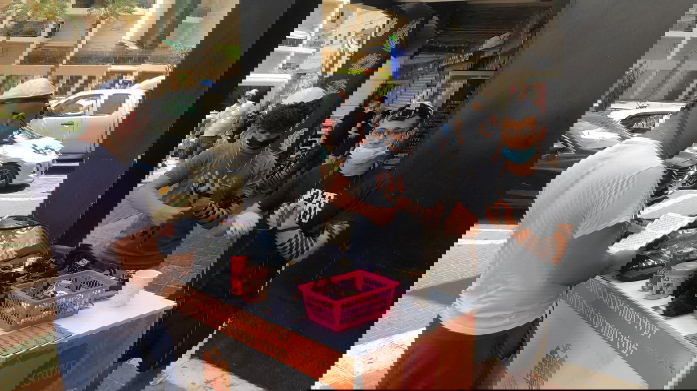 החב"דניקים הסתערו עם התפילין על מרכזי הערים