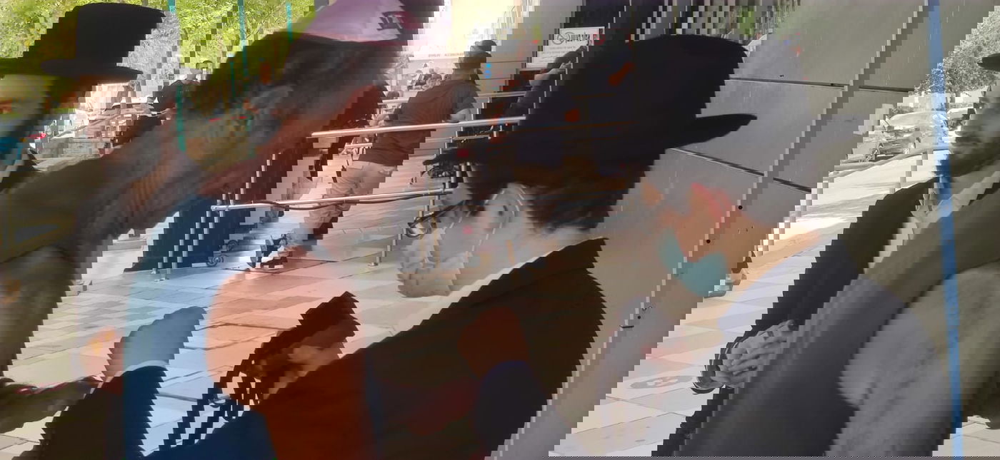 החב"דניקים הסתערו עם התפילין על מרכזי הערים