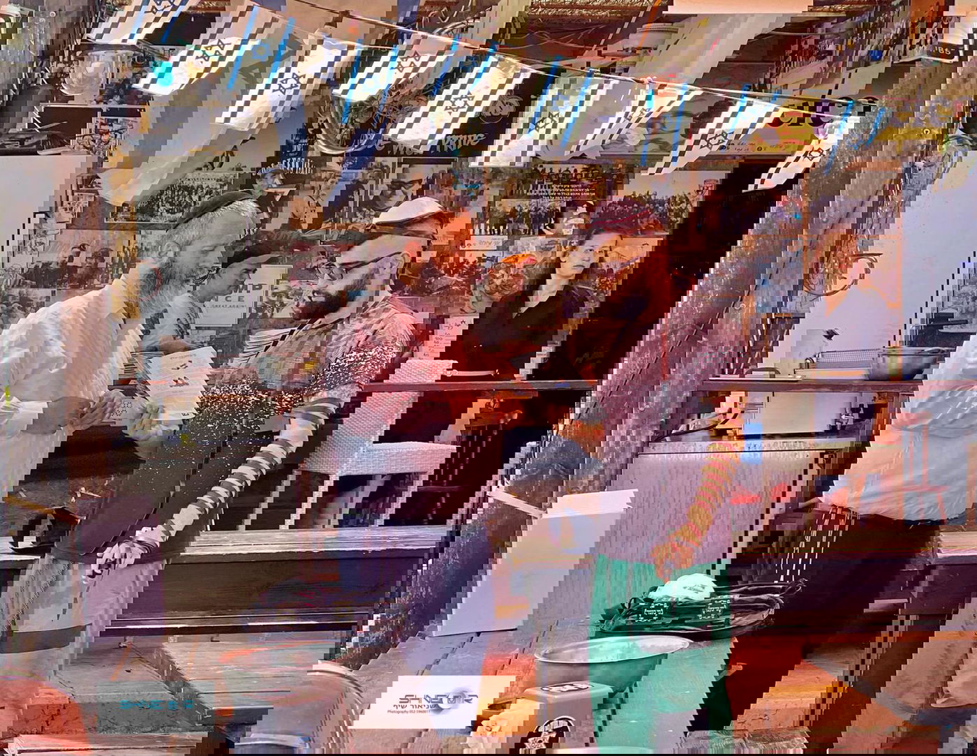 החב"דניקים הסתערו עם התפילין על מרכזי הערים