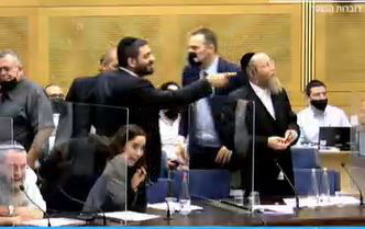 טסלר מוצא היום מהדיון