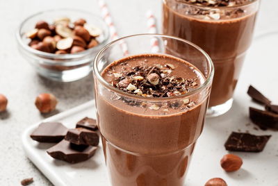 מילקשייק שוקולד טבעוני מתוק ומרענן