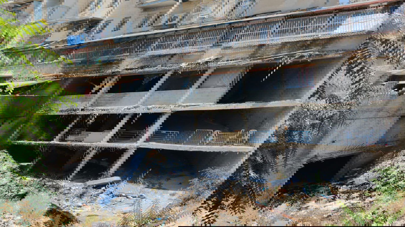 תינוקת נפצעה קל בשריפה בבניין מגורים