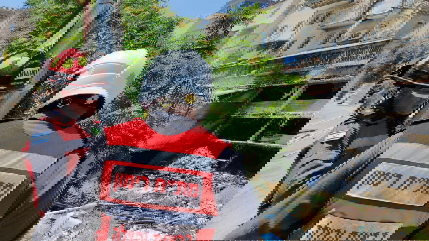 תינוקת נפצעה קל בשריפה בבניין מגורים