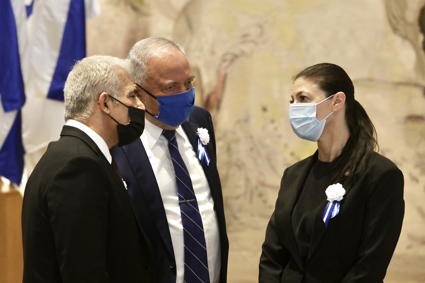 מיכאלי ולפיד; באמצע - ליברמן; ארכיון