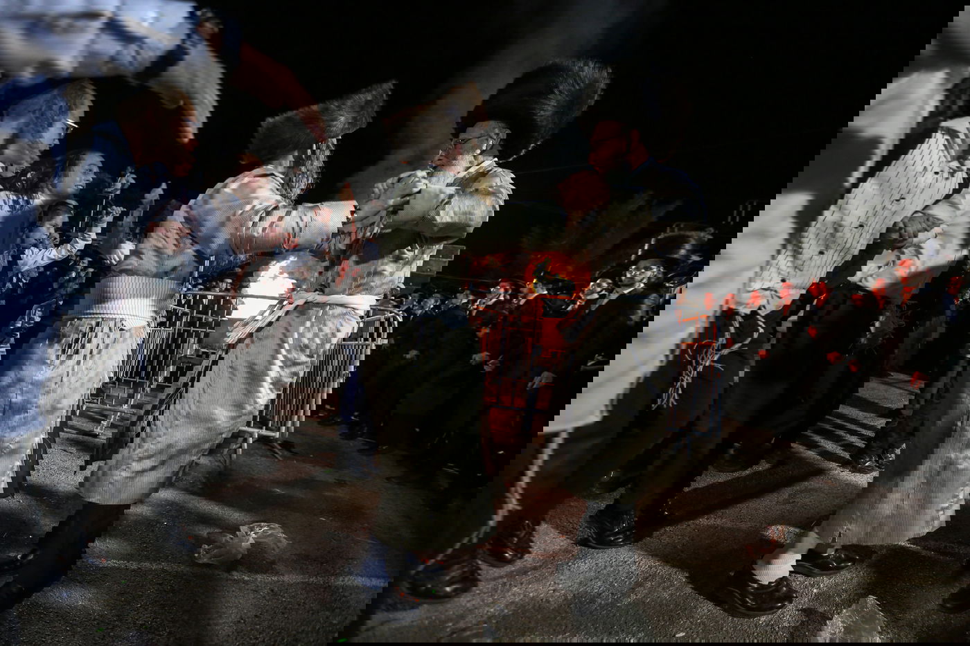 בראשות הרבי: ההדלקה של חסידי לעלוב במירון