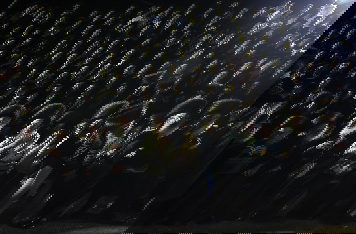 בראשות הרבי: ההדלקה של חסידי לעלוב במירון