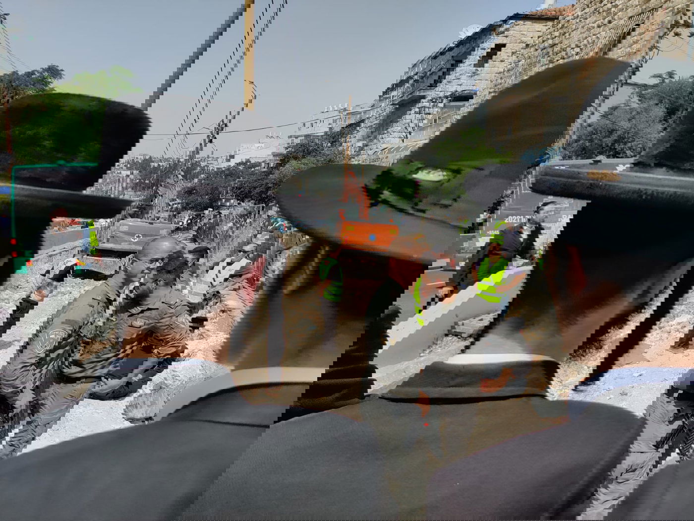 "מחבל", "נאצים": שבעה עצורים בהפגנה סוערת נגד הרכבת הקלה