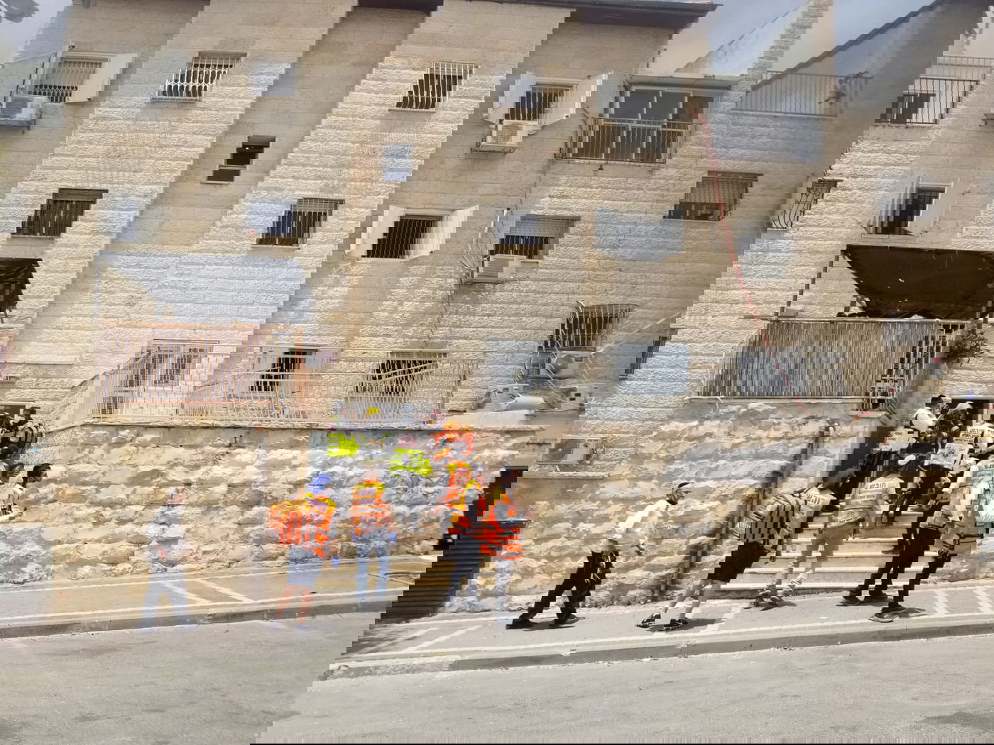 שריפה גדולה: תושבים פונו מבתיהם בבית שמש