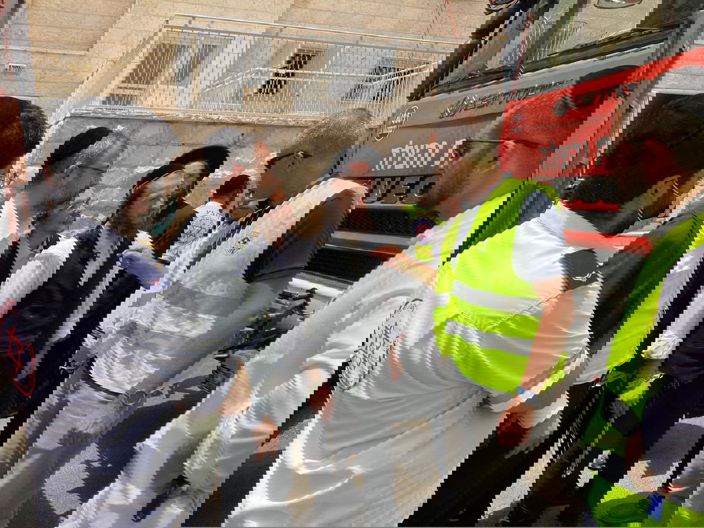 שריפה גדולה: תושבים פונו מבתיהם בבית שמש