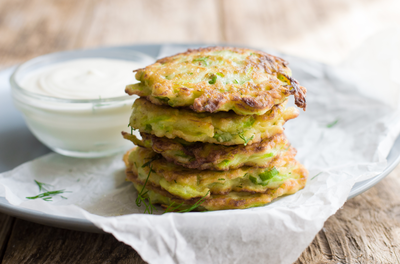 הבריאות לא באה על חשבון הטעם: לביבות קישואים וגבינות