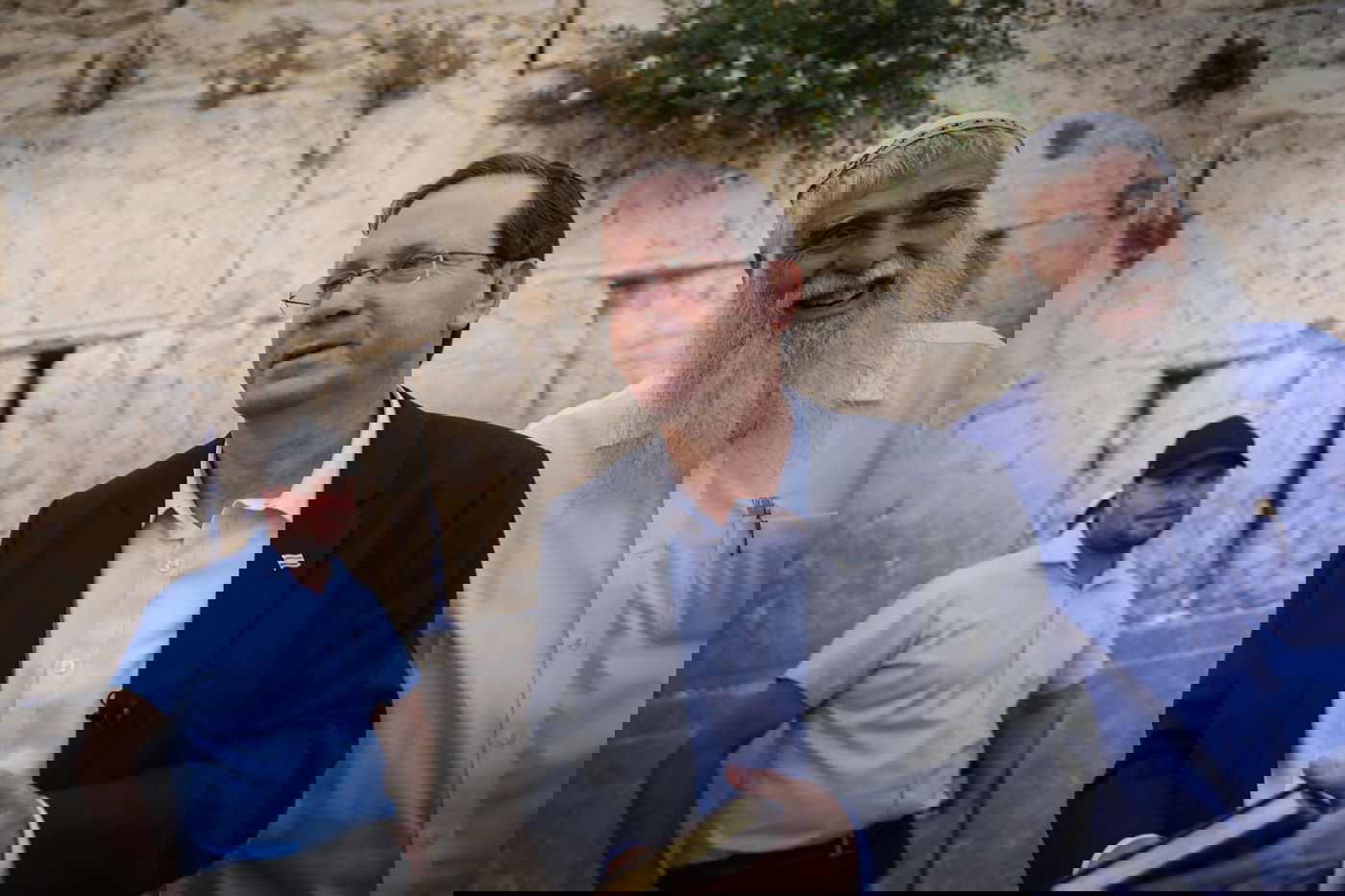 יממה לפני: יצחק הרצוג התפלל בכותל; צפו